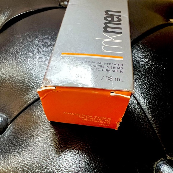 Advanced Eye Cream, and Sunscreen Broad Spectrum SPF 30* - Picture 3 of 3